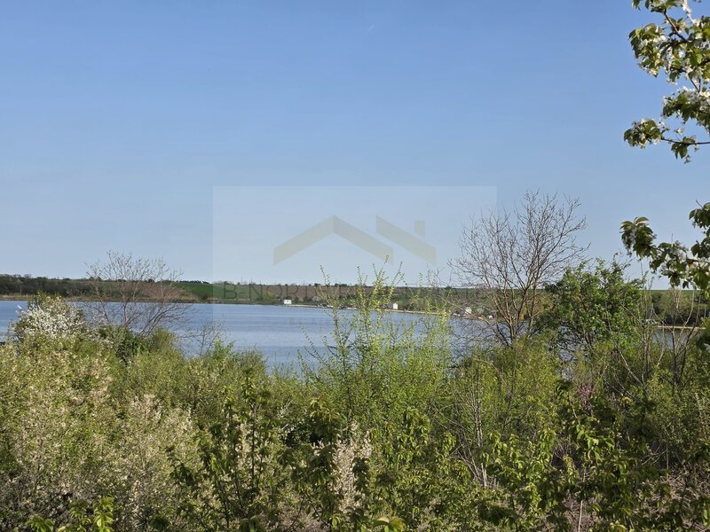 Peris, teren 1.000 mp, toate utilitatile, vedere superba catre lac